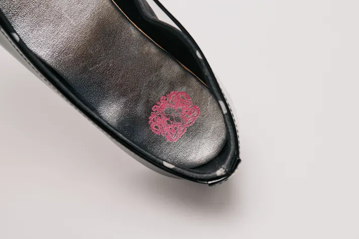 Crest Stamp in Sole